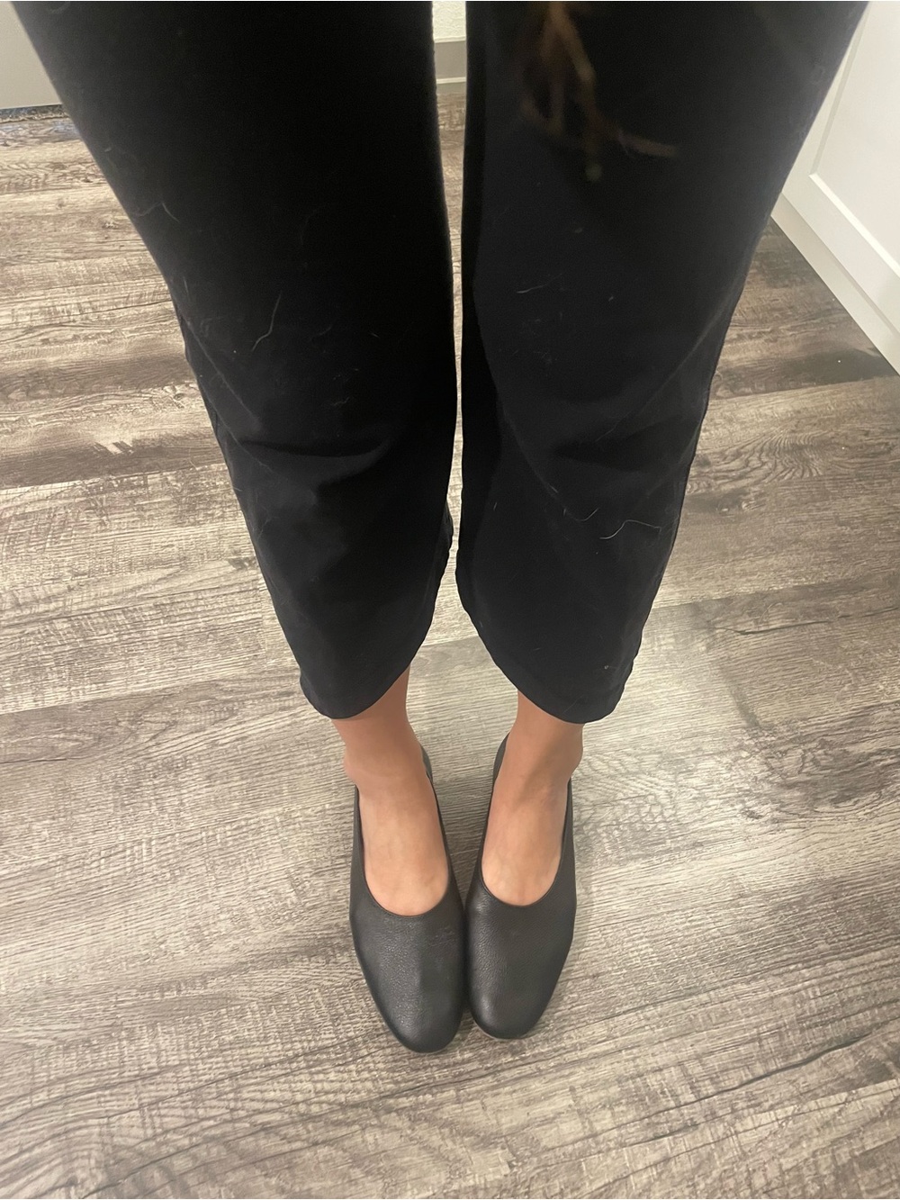 Everlane - Classic Black Leather Slip-On Women's Flats